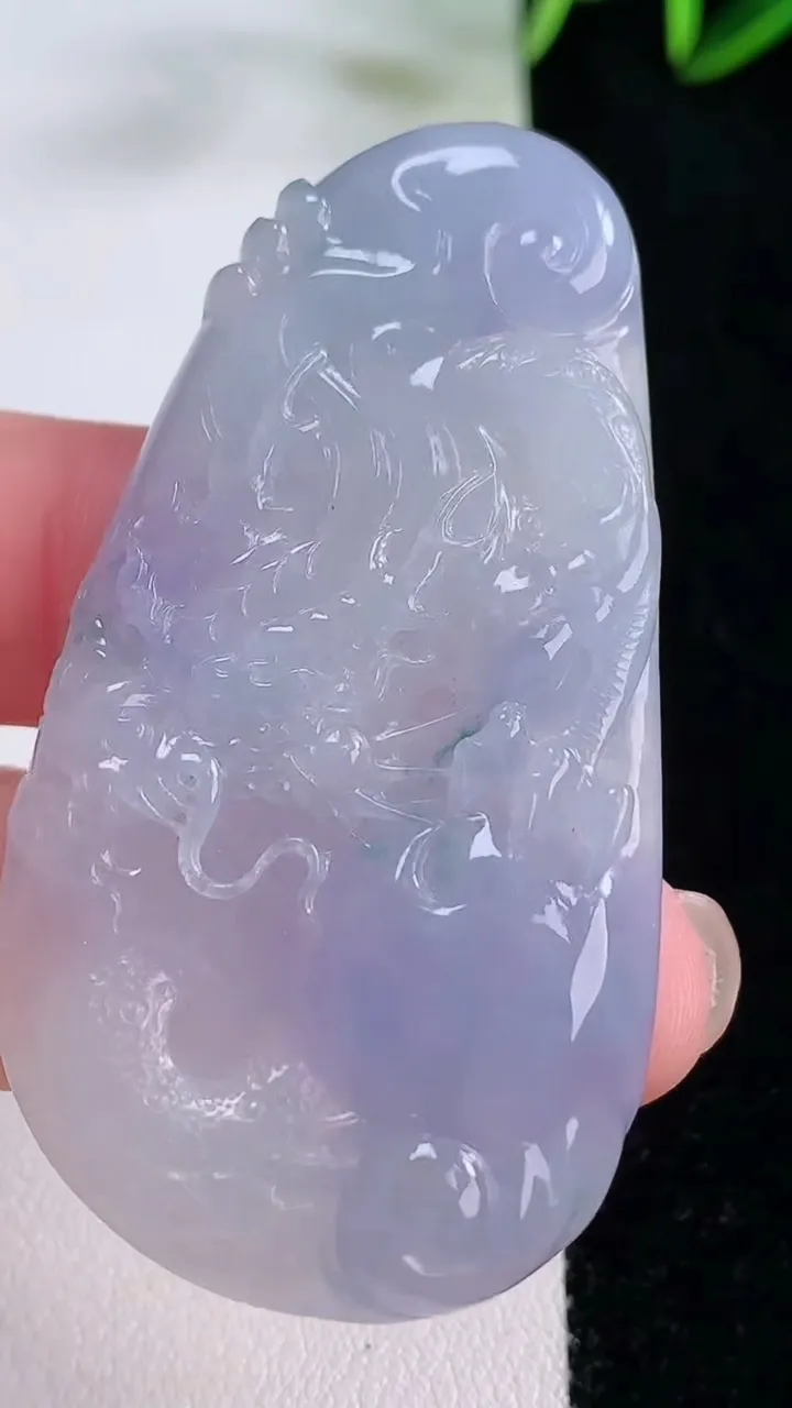 天然A货翡翠紫罗兰龙牌吊坠，尺寸55.8-30.2-5.6，重量:20.91g
11月24日