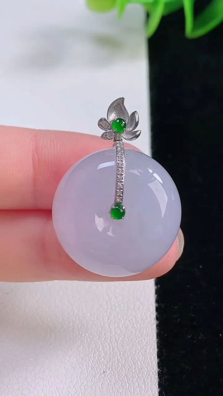 天然A货翡翠18K金紫罗兰路路通吊坠，尺寸22.3-12，重量:13.53g
11月24日