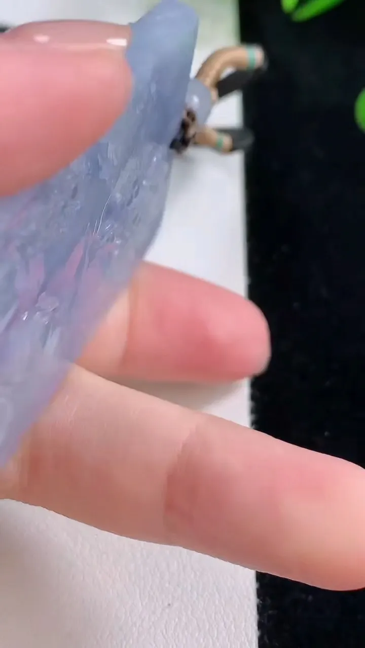 天然A货翡翠牌吊坠，尺寸5.4-36.8-9.3，重量:55.10g
11月24日