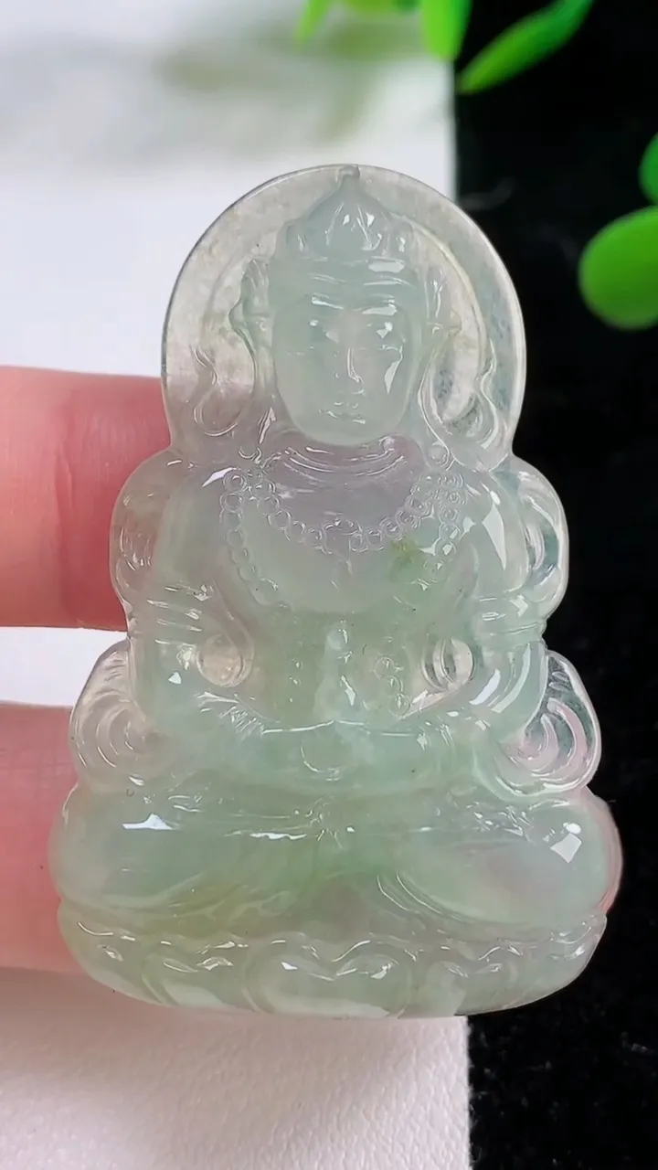 天然A货翡翠度母观音吊坠，尺寸48.8-32.5-5.5，重:12.82g
11月25日
