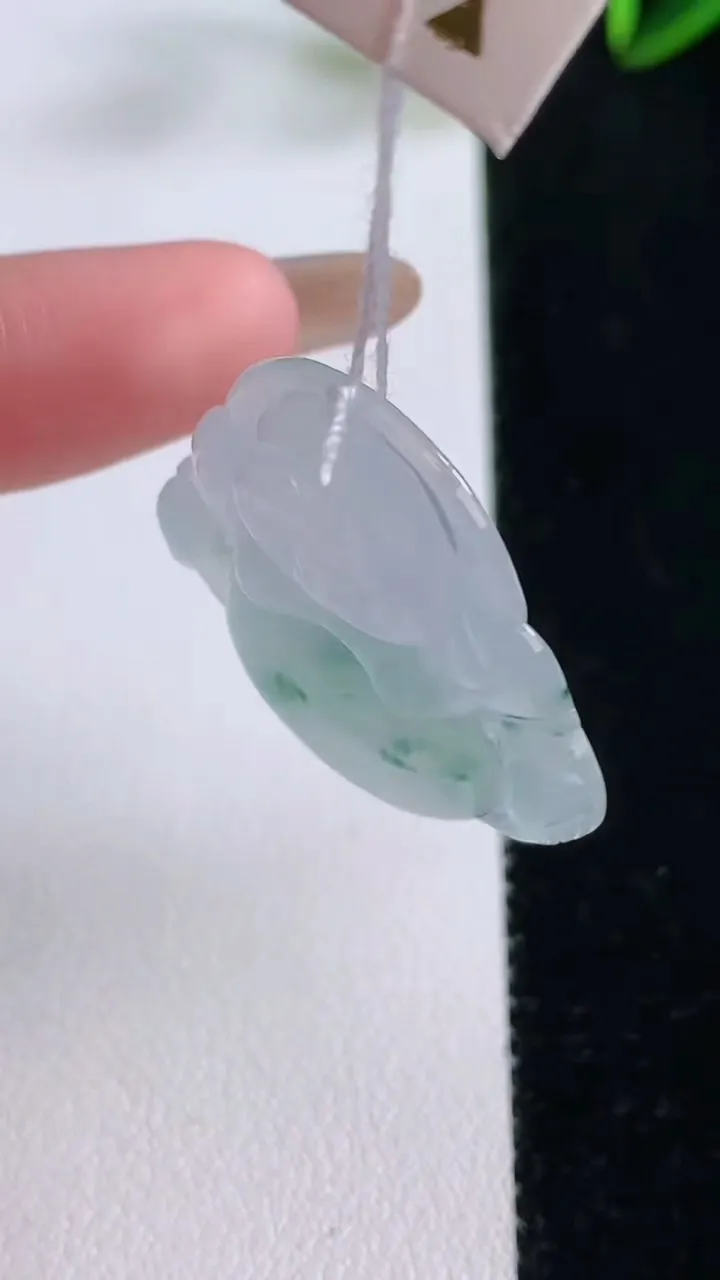 天然A货翡翠冰种飘花佛公吊坠，尺寸28.3-30.2-5，重量:6.69g
11月24日