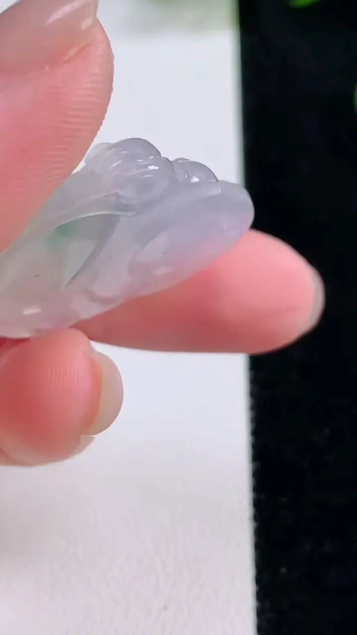 天然A货翡翠佛公吊坠，尺寸27.7-30-5.8，重量:7.52g
11月24日