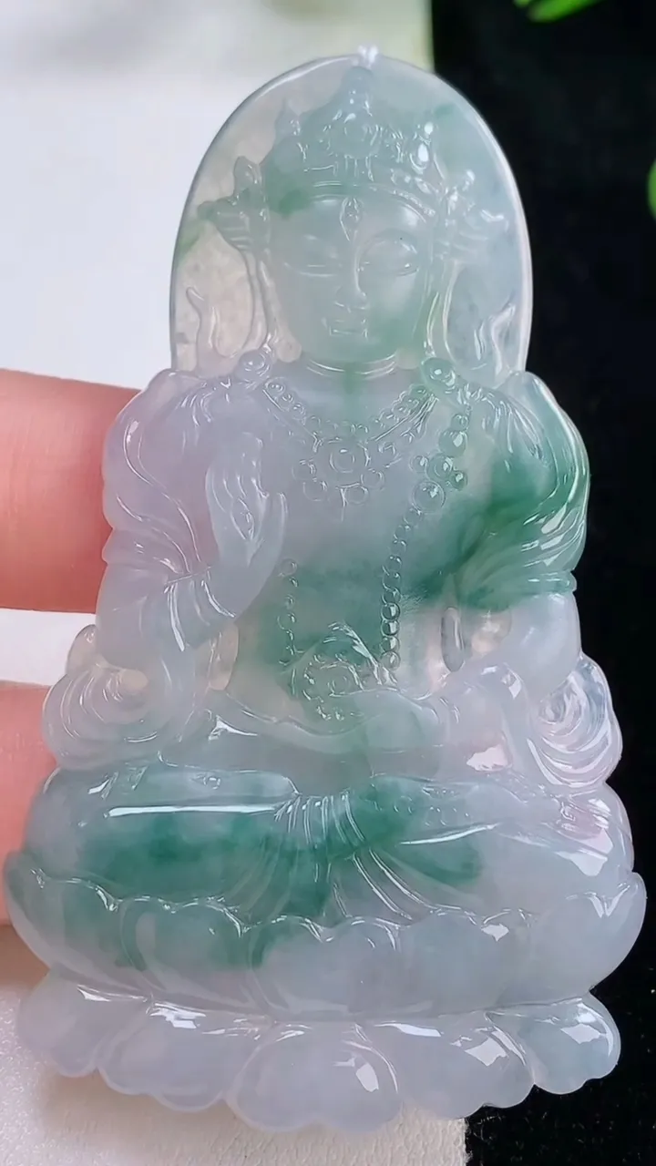 天然A货翡翠种飘花度母观音吊坠，尺寸69.7-41-5.7，重量:28.87g
11月24日