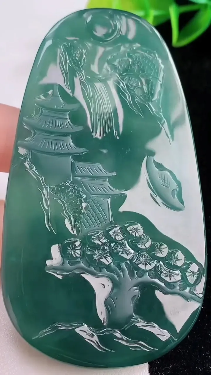 天然A货翡翠蓝水山水文殊菩萨吊坠，尺寸81.5-46.3-6.6，重量:52.27g
11月24日