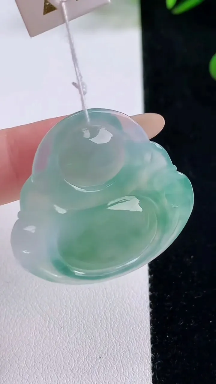 天然A货翡翠佛公吊坠，尺寸31.6-34.6-5.8，重量:9.87g
11月24日