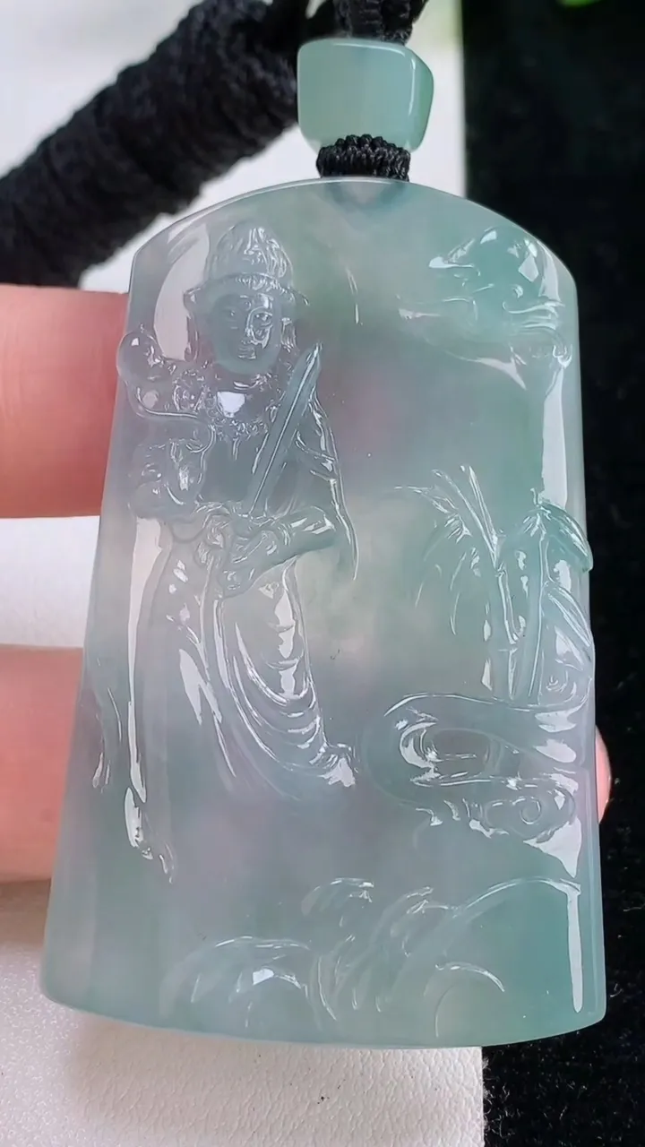 天然A货翡翠虚空藏菩萨吊坠，尺寸55.5-34.5-5.3，重量:31.38g
11月24日