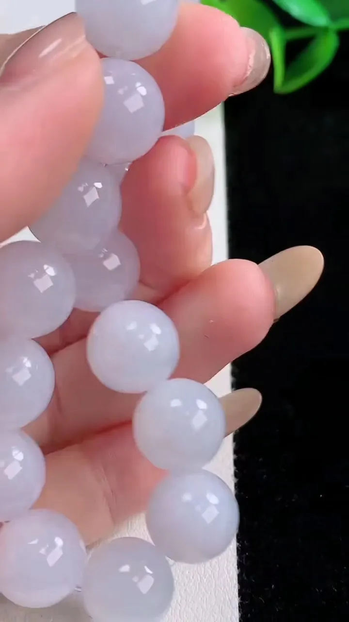 天然A货翡翠紫罗兰圆珠手串，尺寸12-16颗，重量:47.88g11月24日
工厂直销收藏佳品,种好水足，色泽均匀，有种有色，上手高大气！