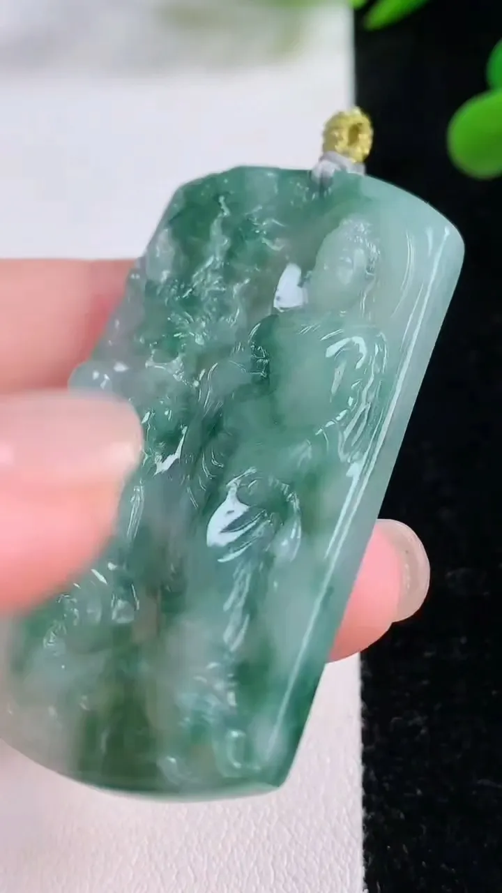 天然A货翡翠飘花祥龙阿弥陀佛吊坠，尺寸53-31.4-5.8，重量:22.82g
11月25日