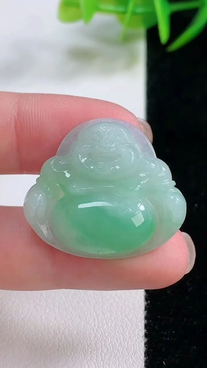 天然A货翡翠佛公吊坠，尺寸25.3-29-5.6，重量:5.97g
11月25日