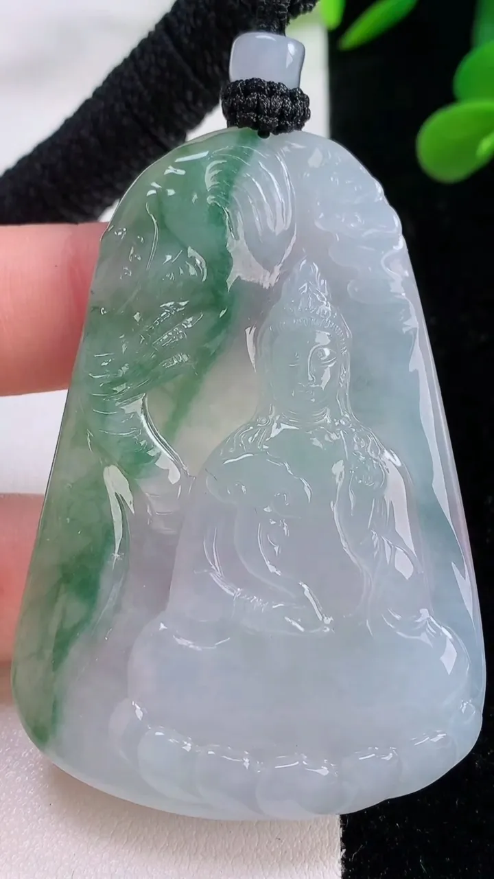 天然A货翡翠普贤菩萨吊坠，尺寸62.7-42.7-6，重量:38.05g
11月25日