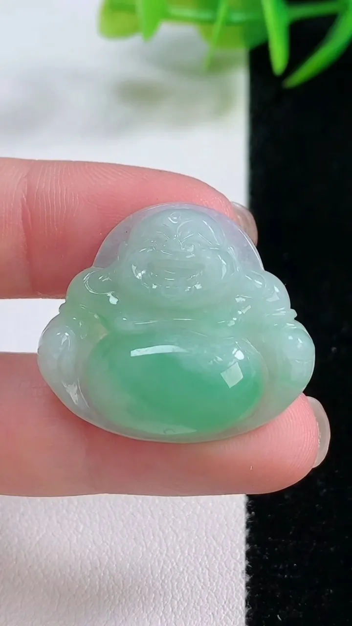 天然A货翡翠佛公吊坠，尺寸25.3-29-5.6，重量:5.97g
11月25日