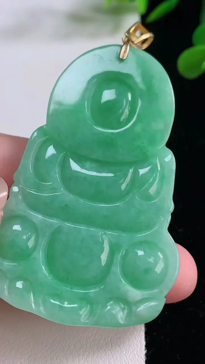 天然A货翡翠观音菩萨吊坠，尺寸60.6-39.7-7.6，重量:31.59g
11月25日