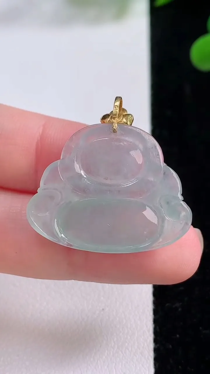 天然A货翡翠佛公吊坠，尺寸22.6-28.4-4.7，重量:4.81g
11月25日