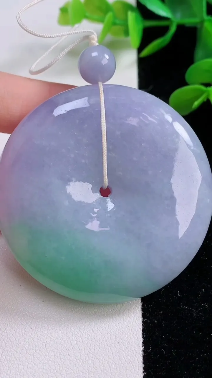 天然A货翡翠春带彩紫罗兰平安扣吊坠，尺寸56-13.5，重:92.90g
11月25日