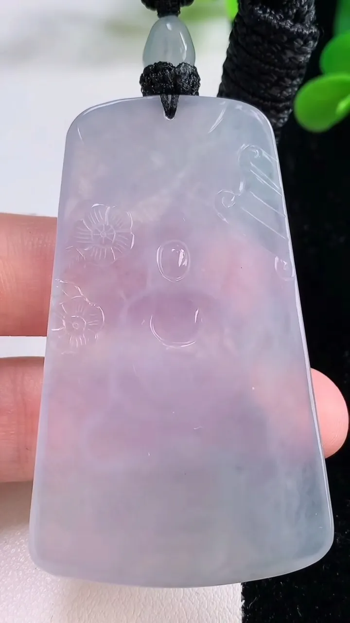 天然A货翡翠冰种紫罗兰阿弥陀佛吊坠，尺寸60.6-36.8-5.6，重量:29.26g
11月25日