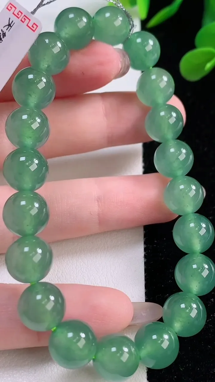 天然A货翡翠圆珠手串，尺寸10-20颗，重量:33.72g11月25日
工厂直销收藏佳品,种好水足，