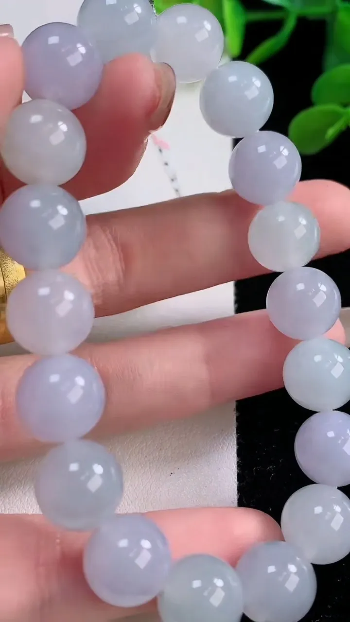 天然A货翡翠紫罗兰圆珠手串，尺寸10.8-18颗，重量:41.07g11月25日
工厂直销收藏佳品,