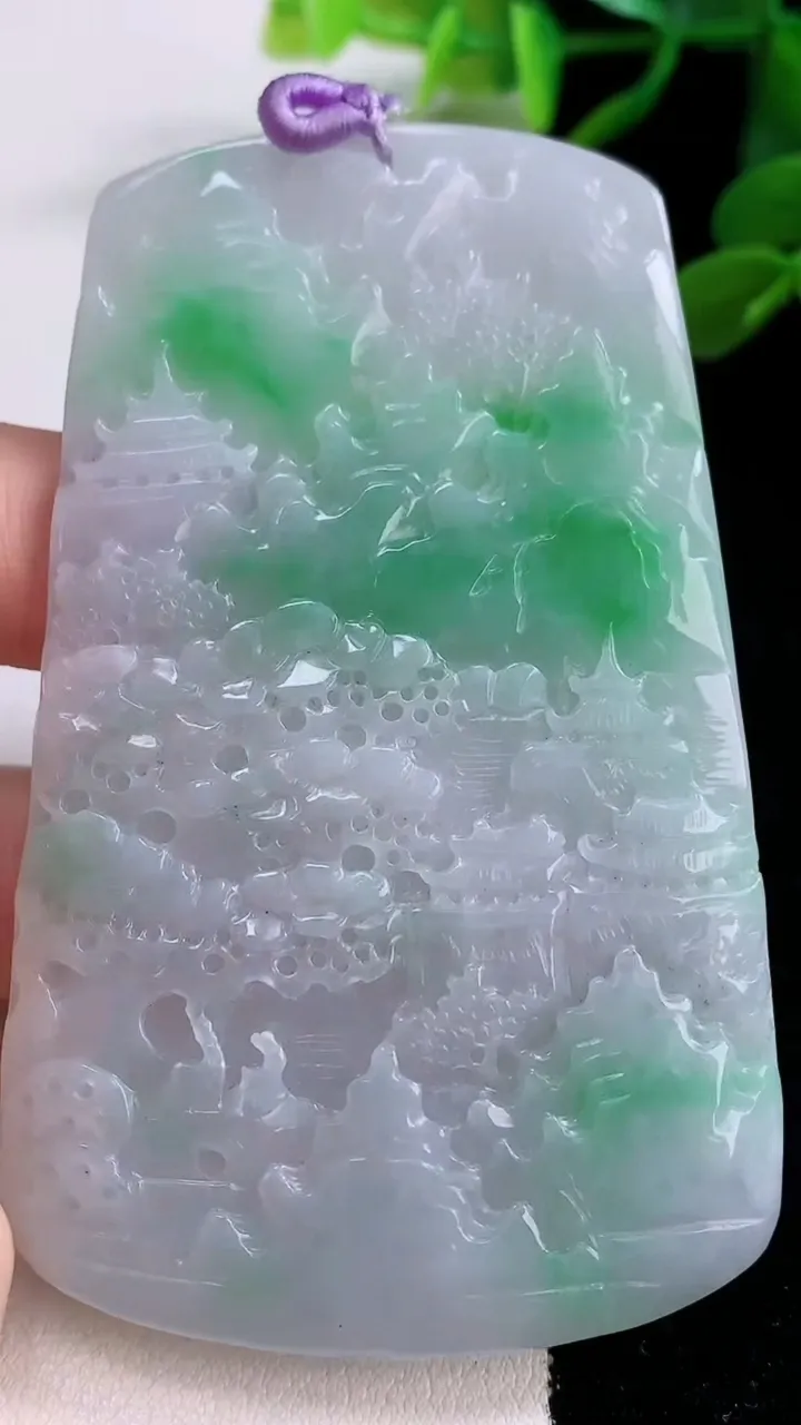 天然A货翡翠山水牌吊坠，尺寸49.7-49-4.8，重量:48.01g
11月25日