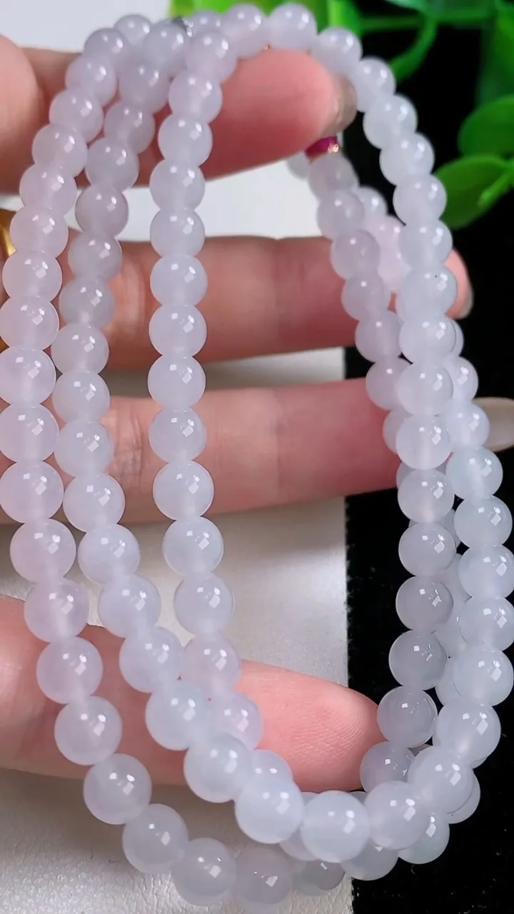 天然A货翡翠圆珠项链，尺寸5.9-112颗，重量:42.05g
11月25日