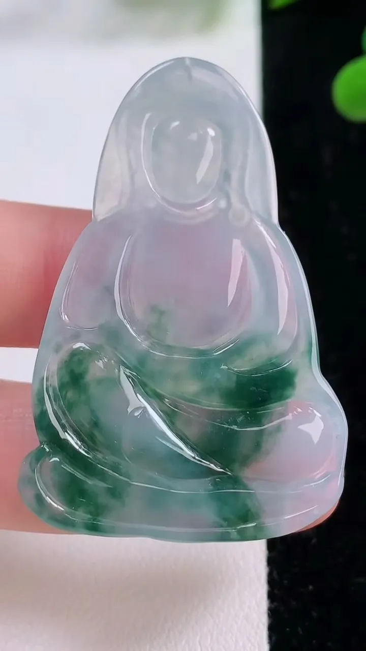 天然A货翡翠冰种飘花大势至菩萨吊坠，尺寸49-31.7-4，重量:11.51g
11月25日