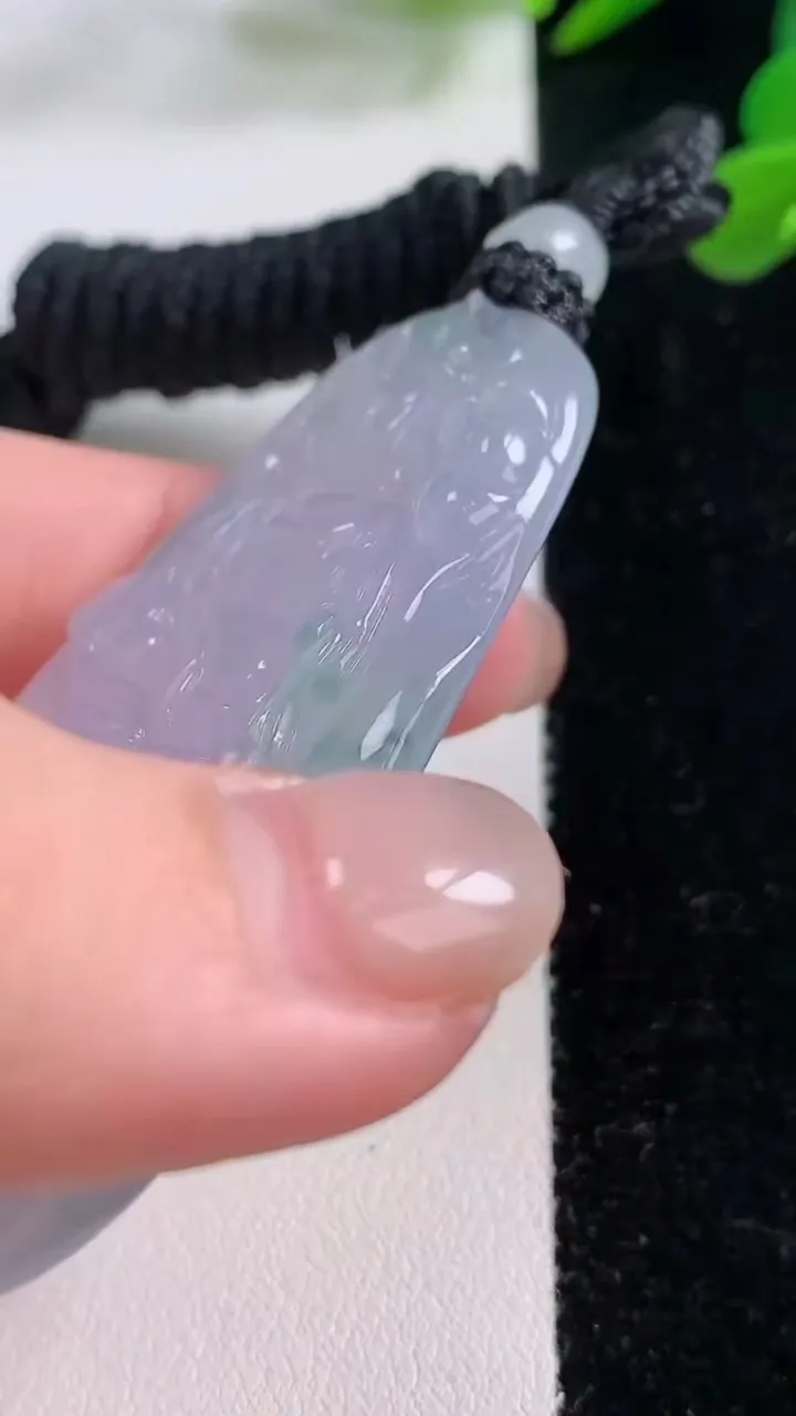 天然A货翡翠春带彩紫罗兰普贤菩萨吊坠，尺寸61.8-33.4-4.7，重量:27.86g
11月25日