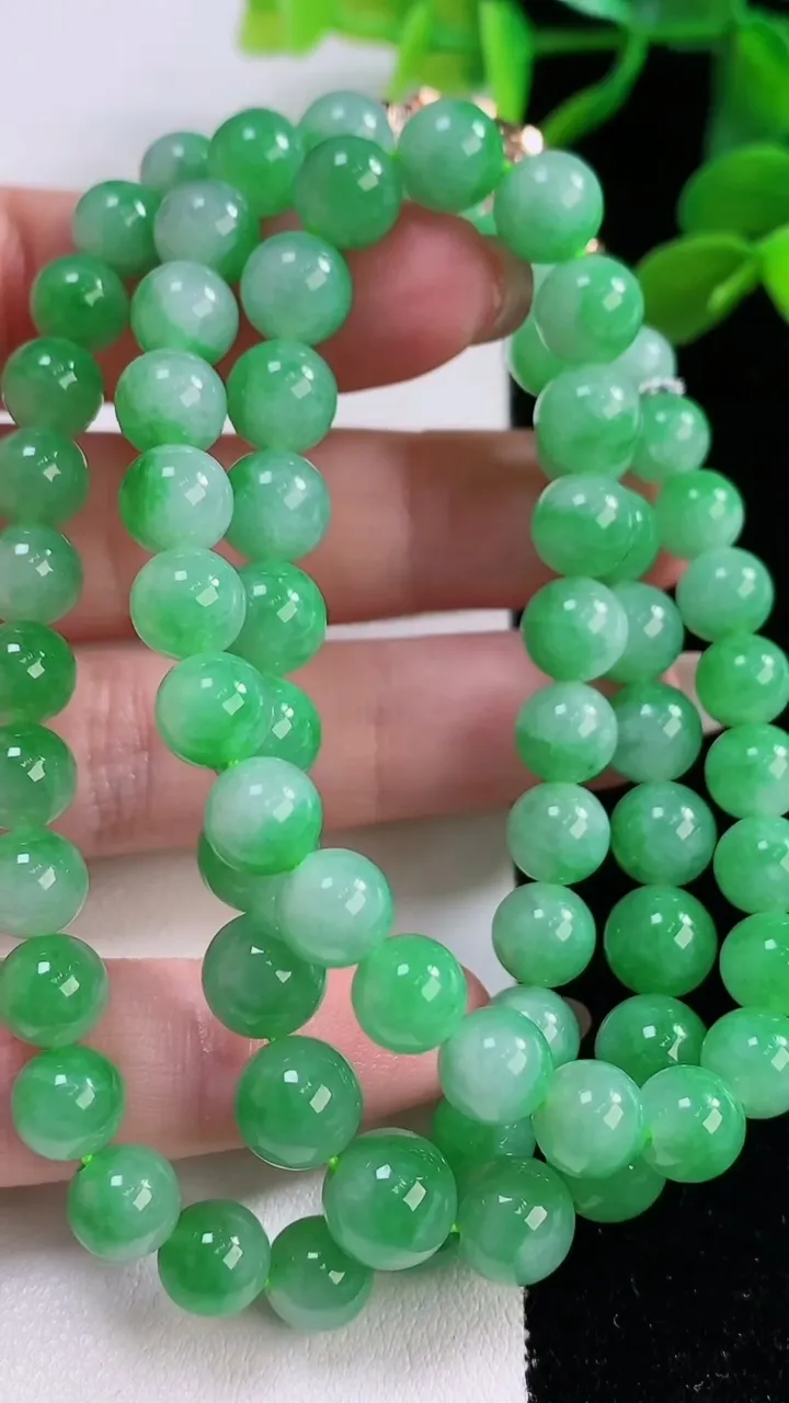 天然A货翡翠圆珠项链，尺寸7-74颗，重量:51.88g11月25日
工厂直销收藏佳品,种好水足，色