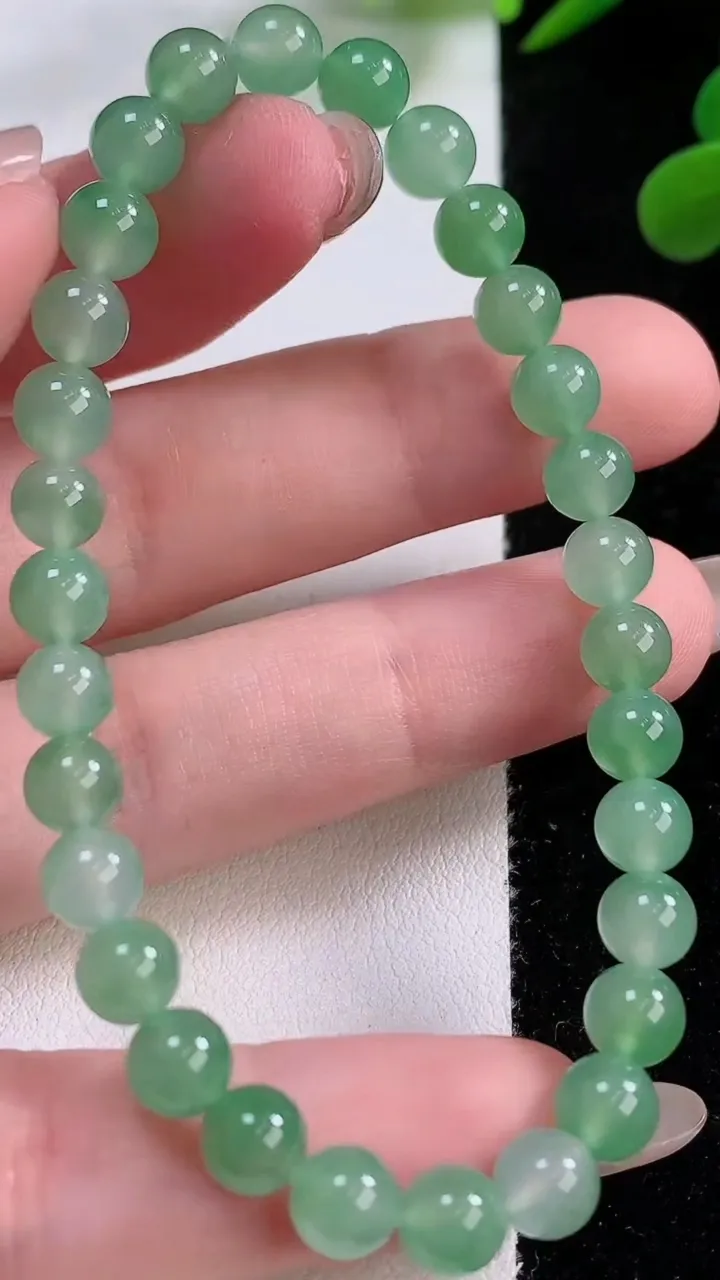 天然A货翡翠圆珠手串，尺寸6-30颗，重量:11.42g11月25日
工厂直销收藏佳品,种好水足，色