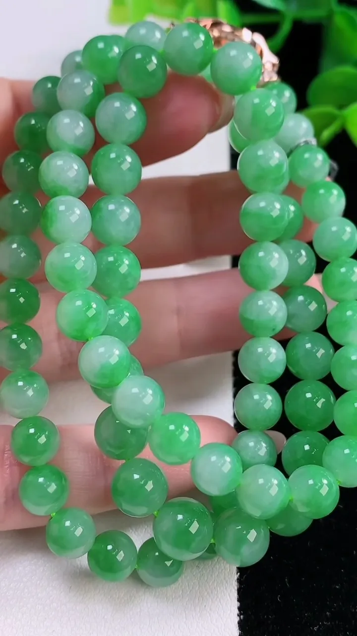 天然A货翡翠圆珠项链，尺寸7-74颗，重量:51.88g11月25日
工厂直销收藏佳品,种好水足，色