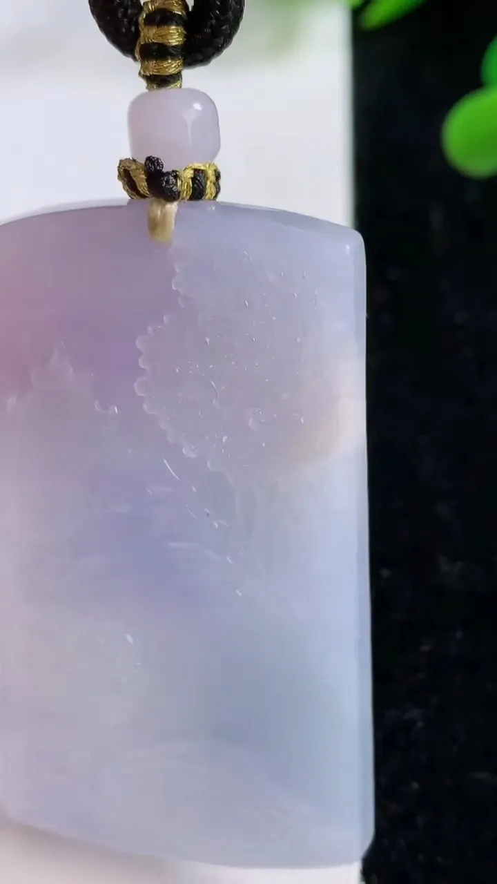 天然A货翡翠紫罗兰山水牌吊坠，尺寸53-31.2-8.2，重量:40.18g
11月25日