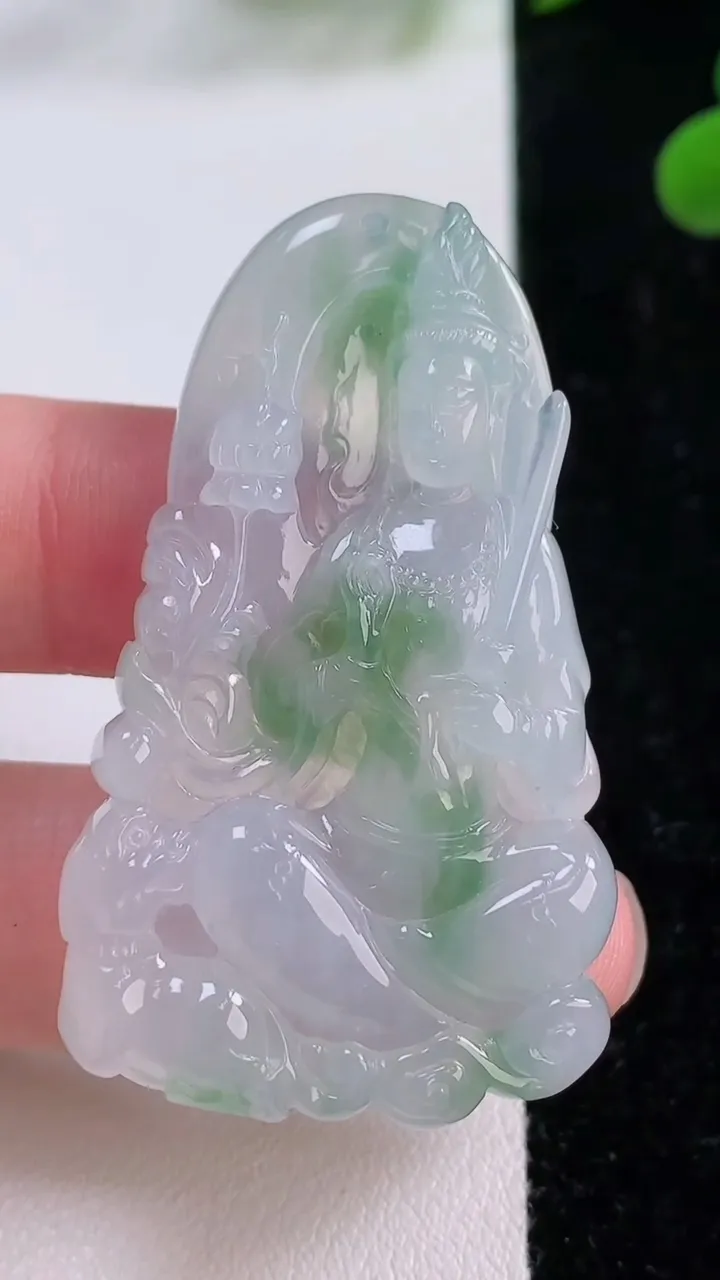 天然A货翡翠文殊菩萨吊坠，尺寸49-29-6，重量:15.83g
11月25日