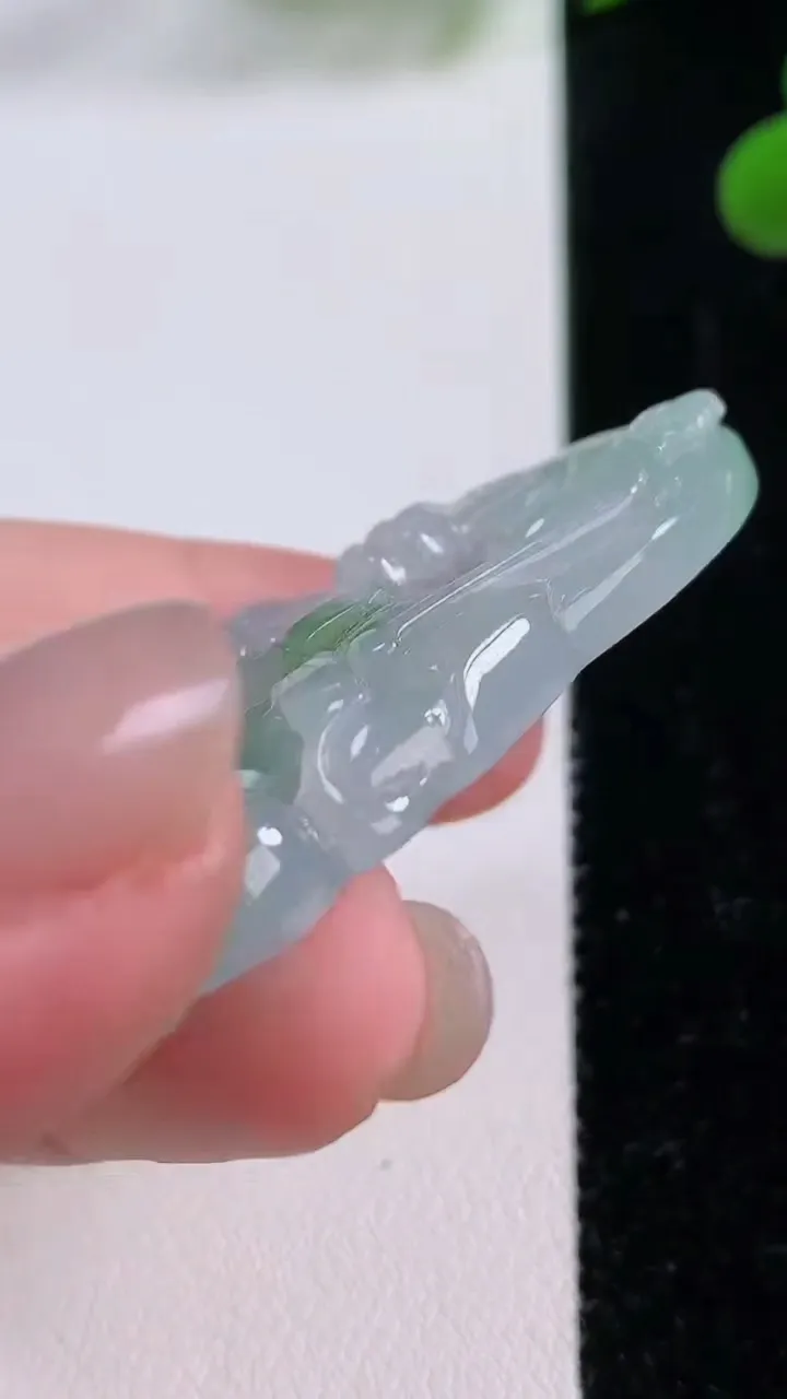 天然A货翡翠文殊菩萨吊坠，尺寸49-29-6，重量:15.83g
11月25日