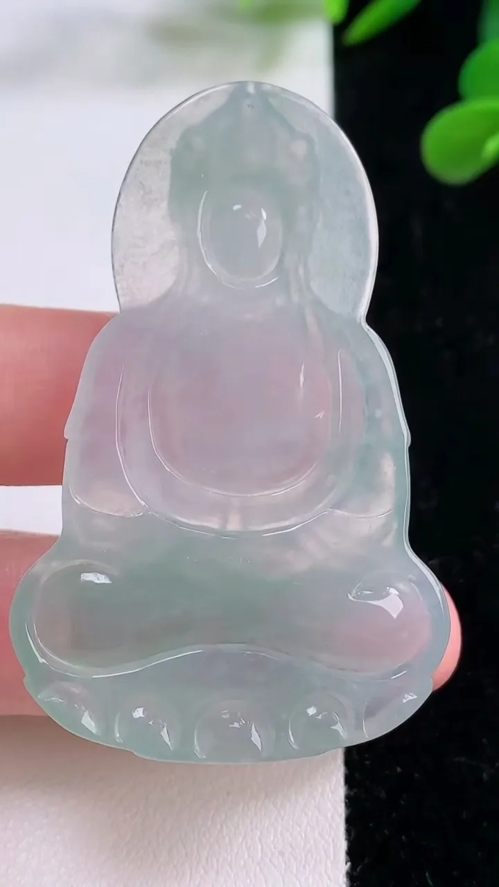 天然A货翡翠观音菩萨吊坠，尺寸56-36.3-5，重量:16.78g
11月25日
