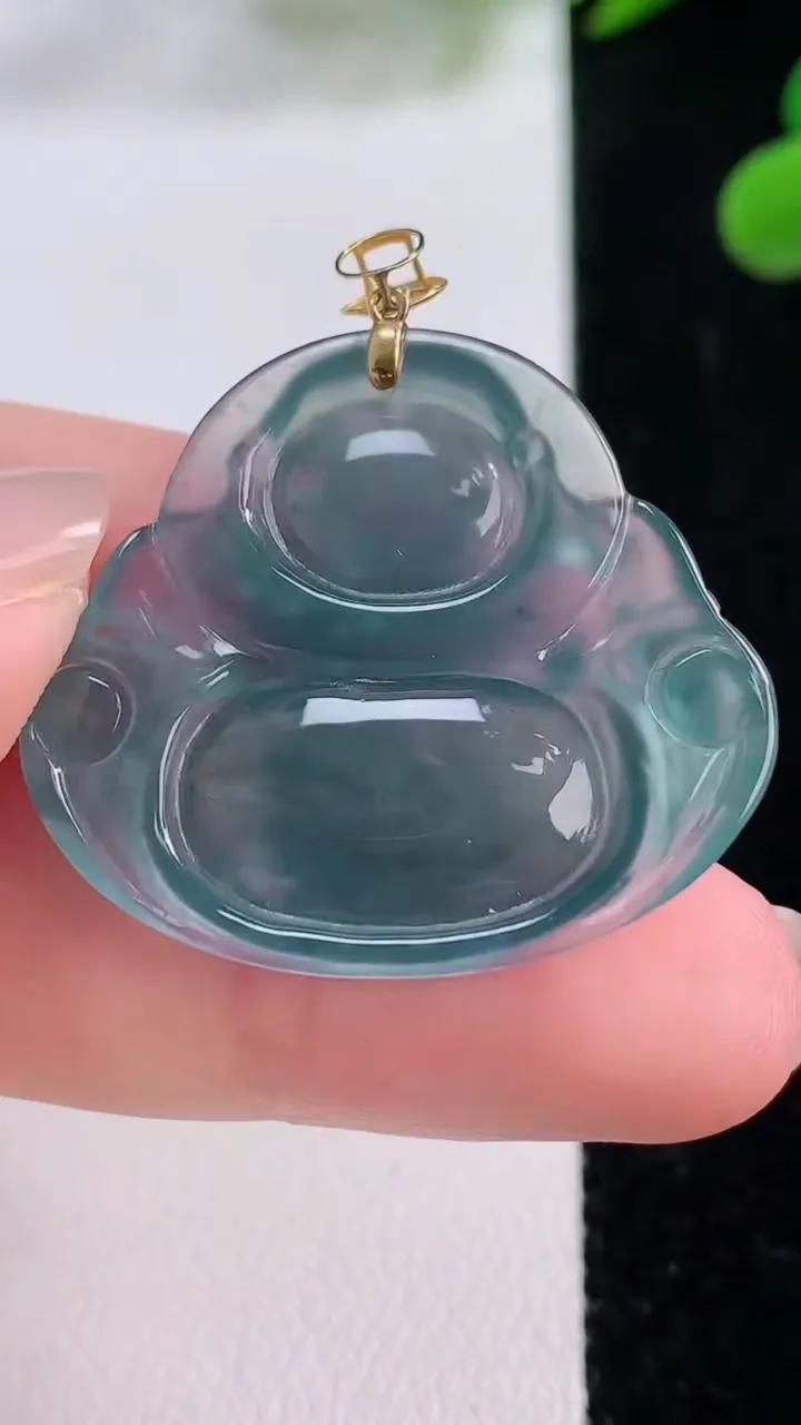 天然A货翡翠18K金蓝水佛公吊坠，尺寸28.8-32.2-5.7，重量:7.49g
11月25日