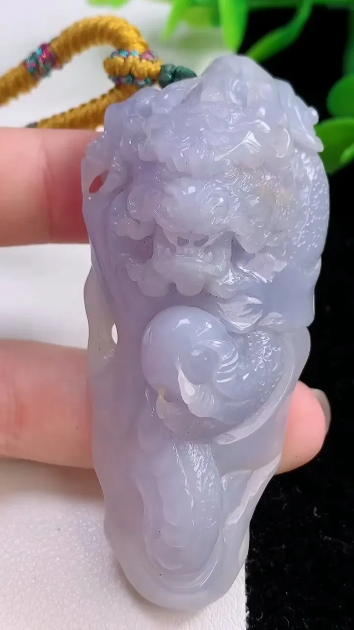 天然A货翡翠紫罗兰龙牌吊坠，尺寸71-32-20，重:57.71g
11月25日
