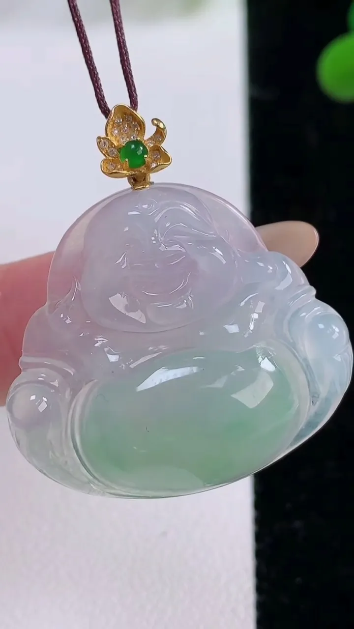 天然A货翡翠佛公吊坠，尺寸28.8-32.2-6.2，重量:8.30g
11月25日