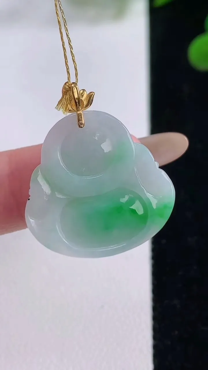 天然A货翡翠佛公吊坠，尺寸21.7-22.6-6，重量:4.37g
11月25日