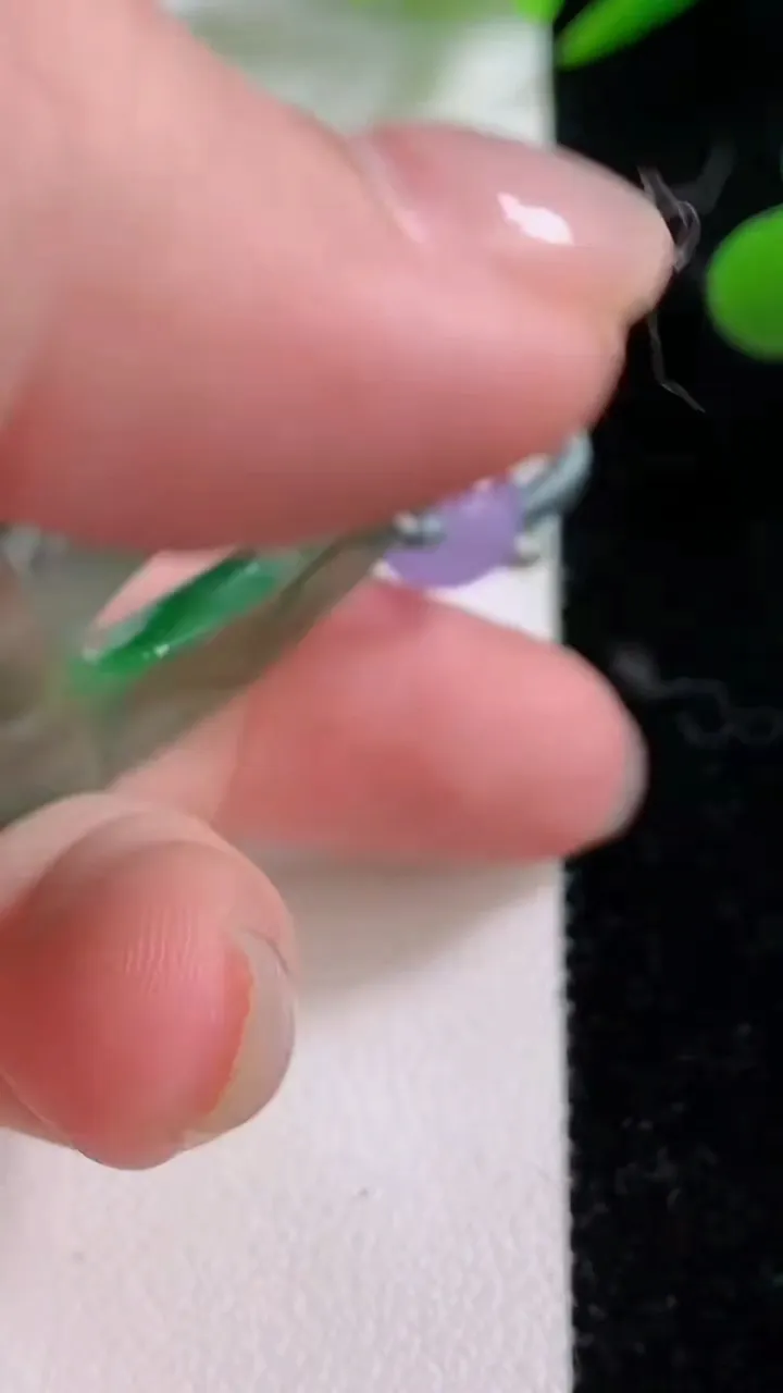 天然A货翡翠时来运转吊坠，尺寸40-39.2-3.9，重:10.12g
11月25日