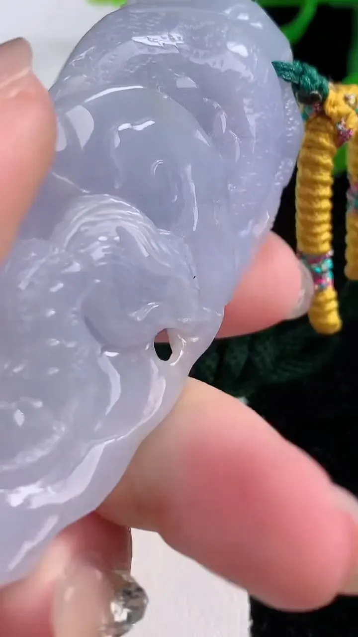 天然A货翡翠紫罗兰龙牌吊坠，尺寸71-32-20，重:57.71g
11月25日