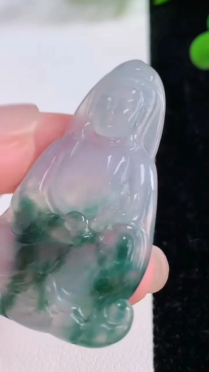 天然A货翡翠冰种飘花大势至菩萨吊坠，尺寸49-31.7-4，重量:11.51g
11月25日