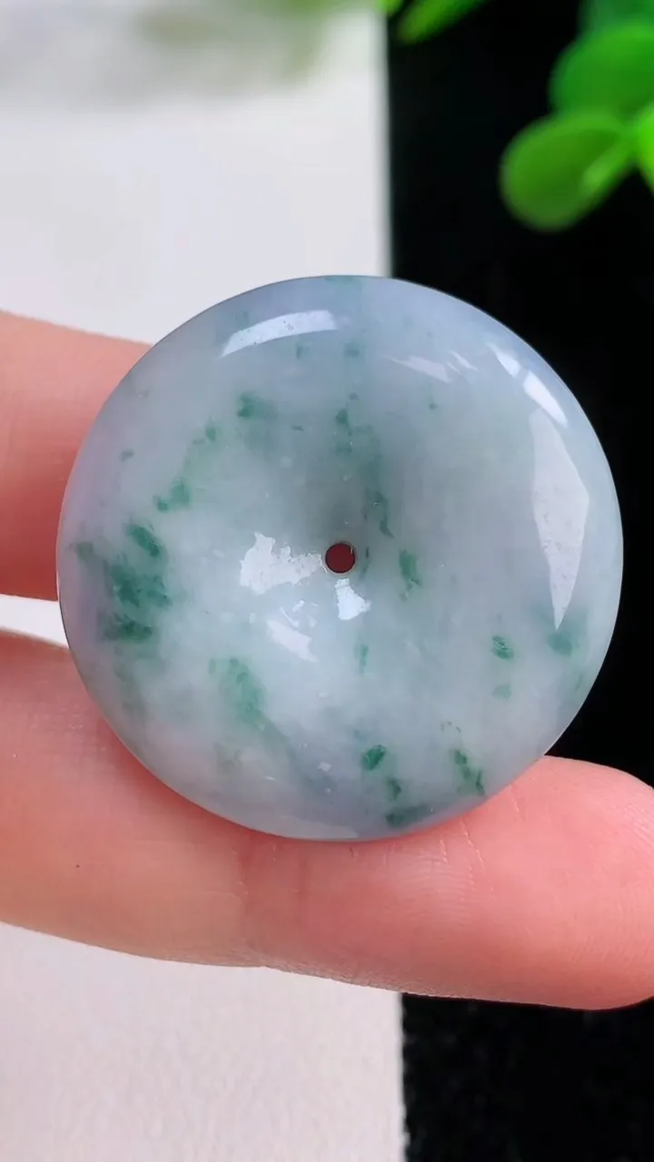 天然A货翡翠紫罗兰飘花平安扣吊坠，尺寸29.3-5.8，重量:10.84g
11月25日