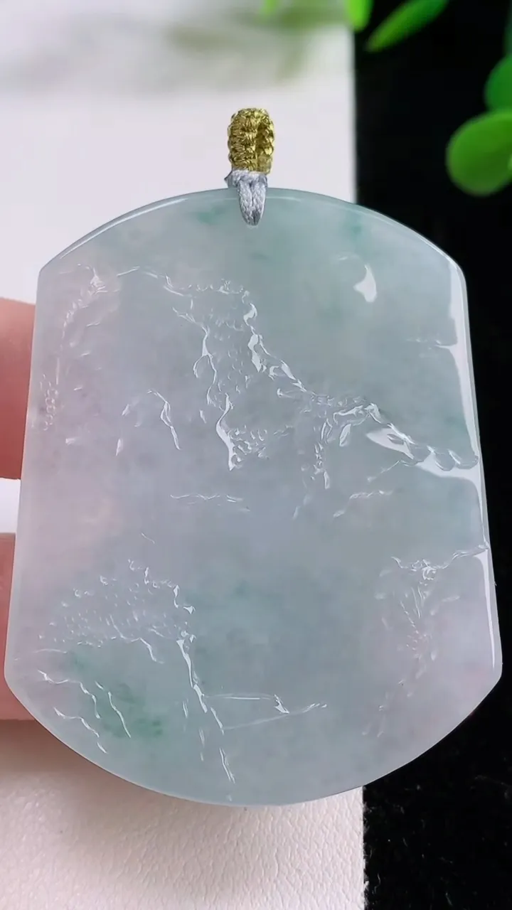 天然A货翡翠飘花关公吊坠，尺寸50.2-40.8-8.6，重量:34.18g
11月25日