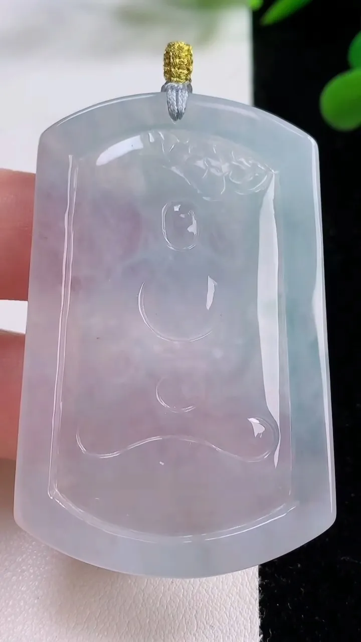 天然A货翡翠虚空藏菩萨吊坠，尺寸55.7-36.3-5.5，重量:26.76g
11月25日