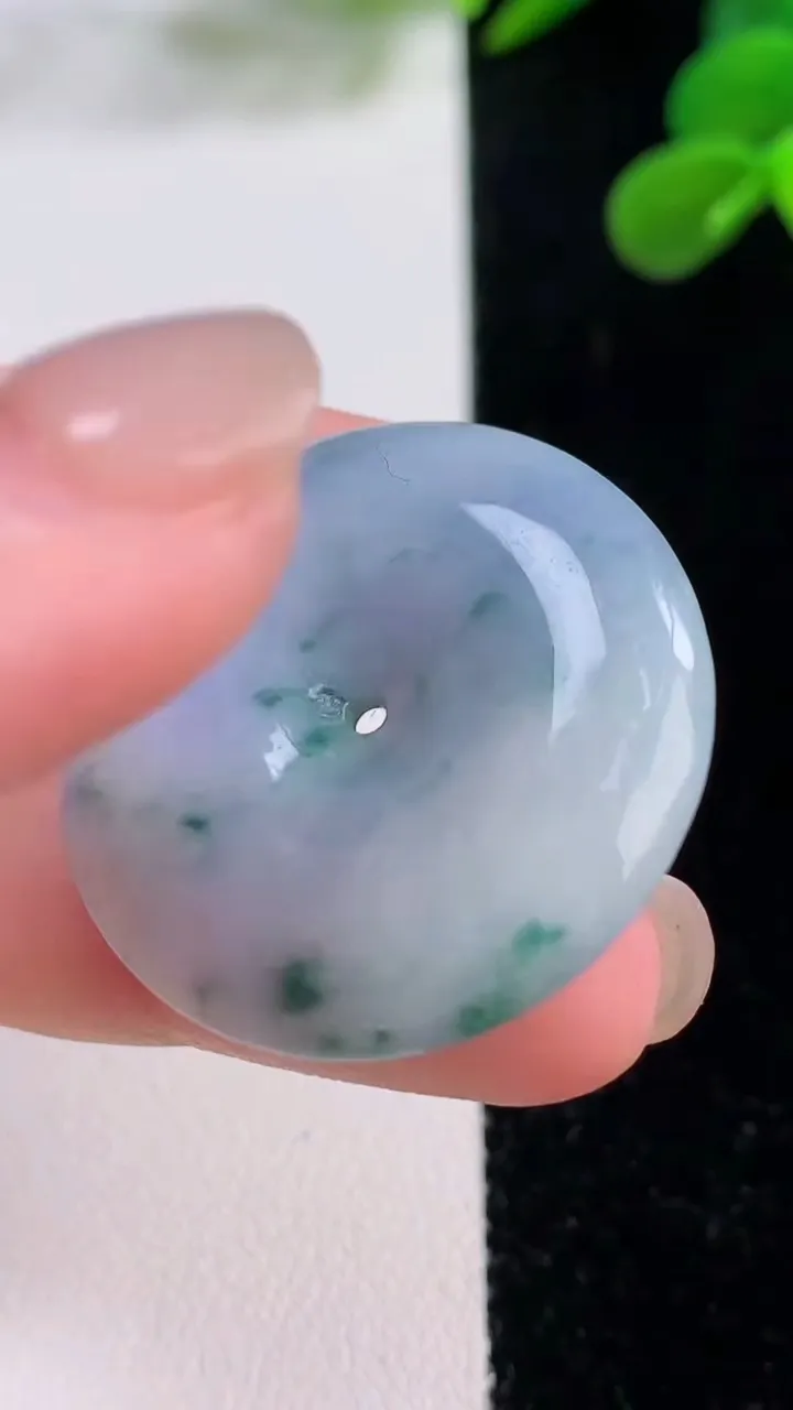 天然A货翡翠紫罗兰飘花平安扣吊坠，尺寸29.3-5.8，重量:10.84g
11月25日