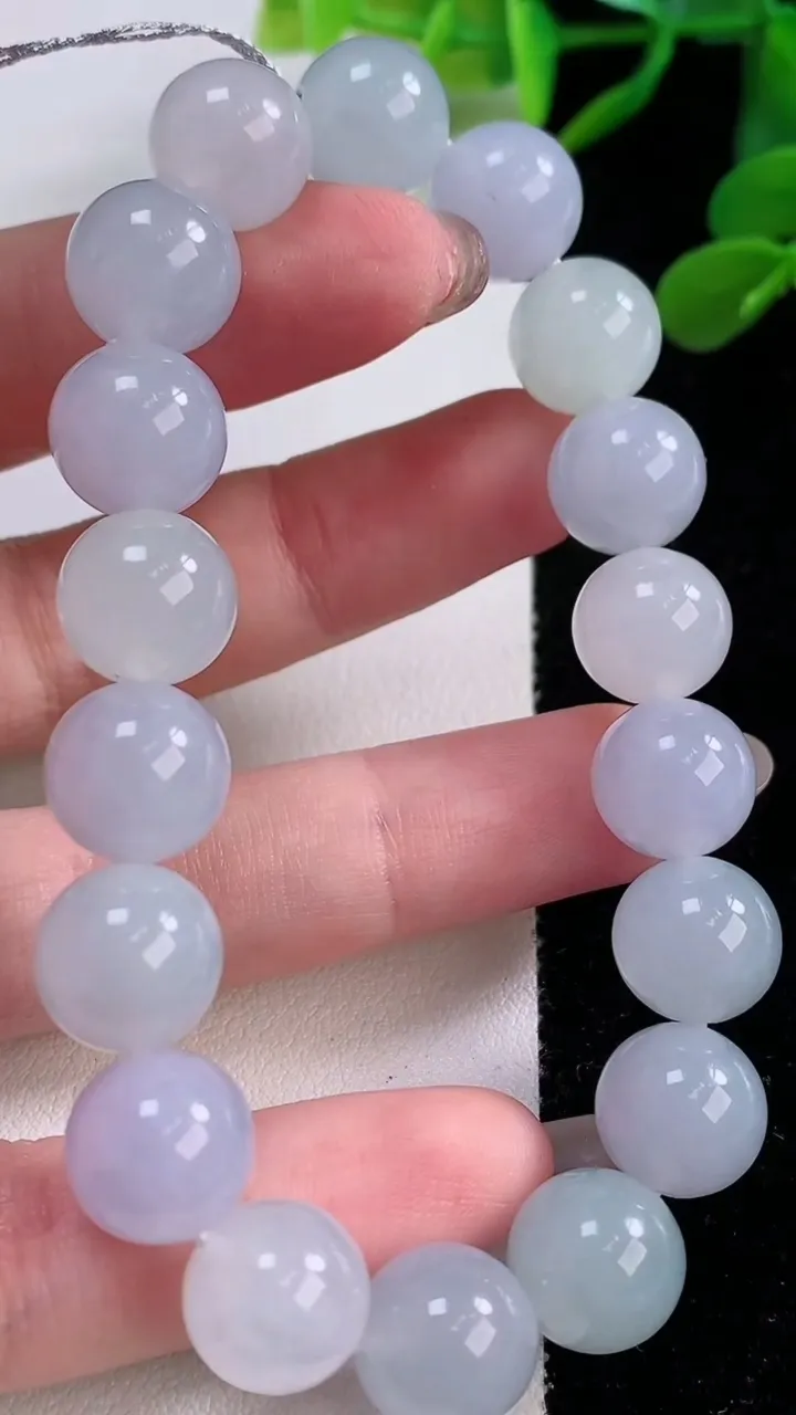 天然A货翡翠紫罗兰圆珠手串，尺寸10.8-18颗，重量:41.07g11月25日
工厂直销收藏佳品,种好水足，色泽均匀，有种有色，上手高大气！