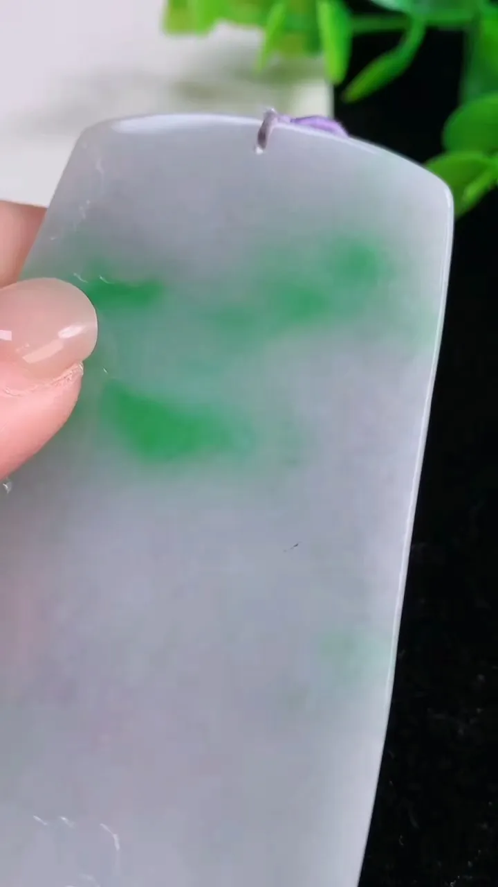 天然A货翡翠山水牌吊坠，尺寸49.7-49-4.8，重量:48.01g
11月25日