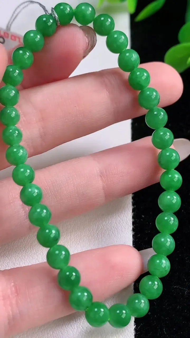 天然A货翡翠圆珠手串，尺寸5.4-34颗，重量:9.79g11月25日
工厂直销收藏佳品,种好水足，