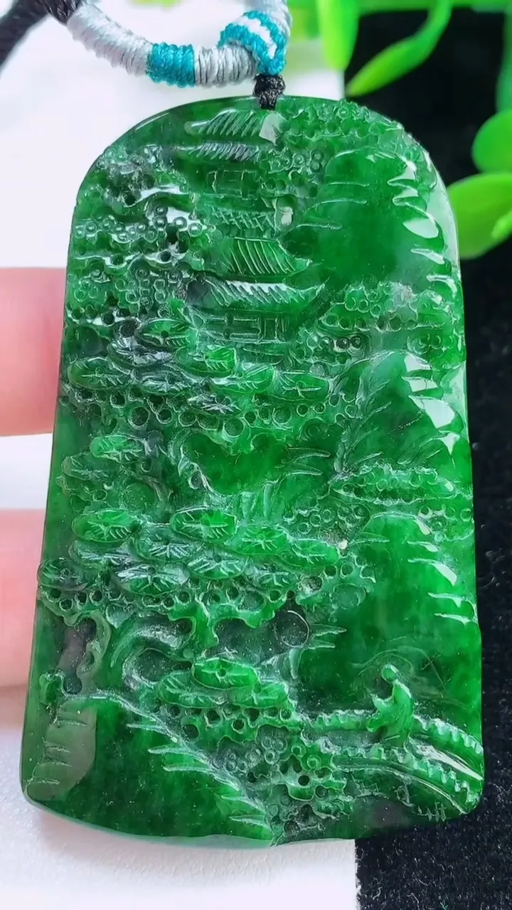天然A货翡翠山水牌吊坠，尺寸65.4-40.5-5，重:29.56g
11月25日