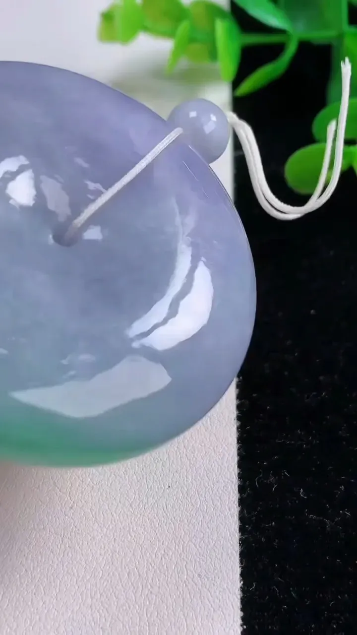 天然A货翡翠春带彩紫罗兰平安扣吊坠，尺寸56-13.5，重:92.90g
11月25日