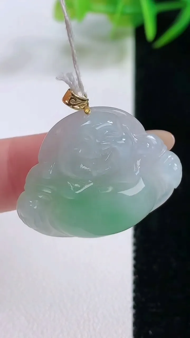 天然A货翡翠佛公吊坠，尺寸25-30.2-5.6，重量:6.25g
11月25日