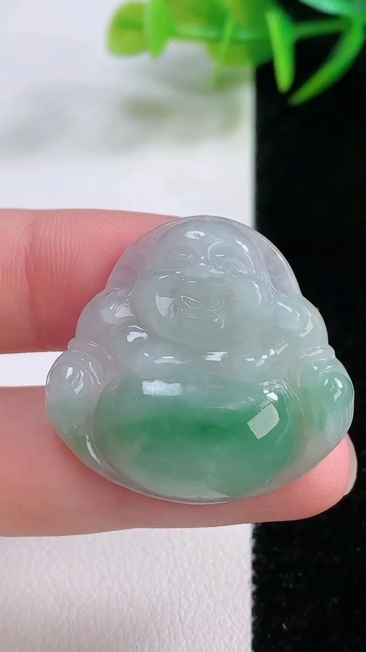 天然A货翡翠佛公吊坠，尺寸28.7-31.2-5.8，重量:7.26g
11月25日